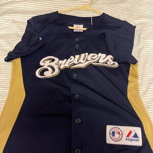 Women's Brewer top with "Braun" on back